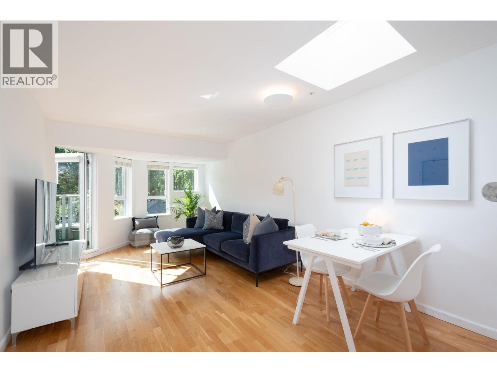 3440 W Broadway Unit 420, Vancouver, BC V6R 4R2