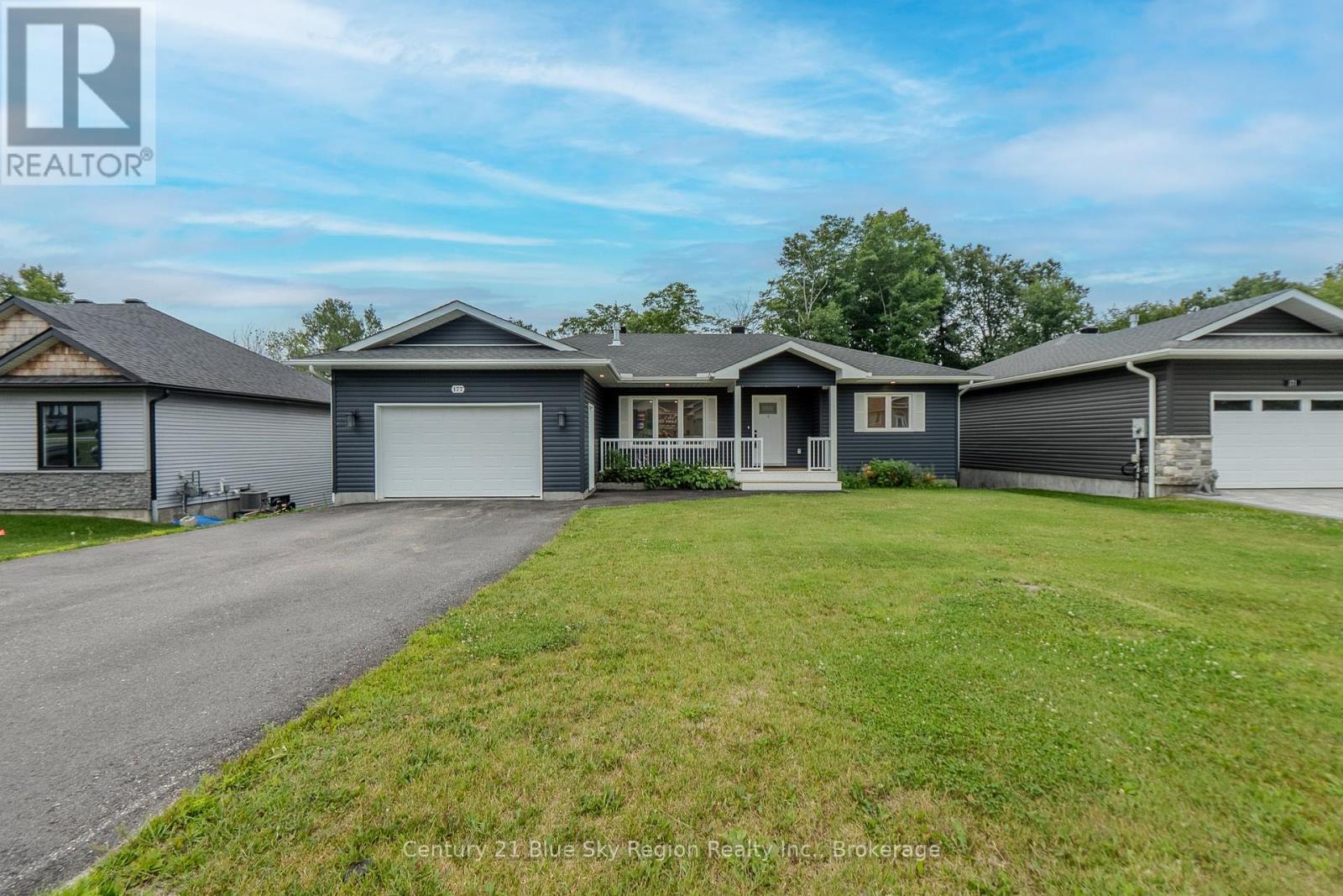 177 Carmichael Dr, North Bay, ON P1B 8G2