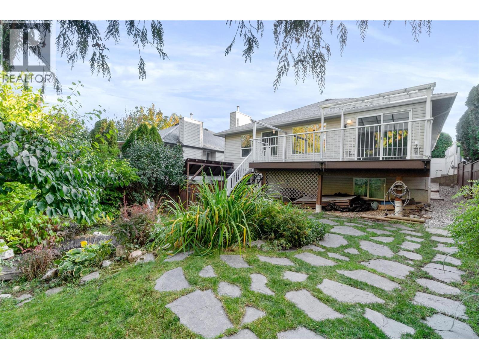 721 11 Street Southeast, Salmon Arm, BC V1E 1R3