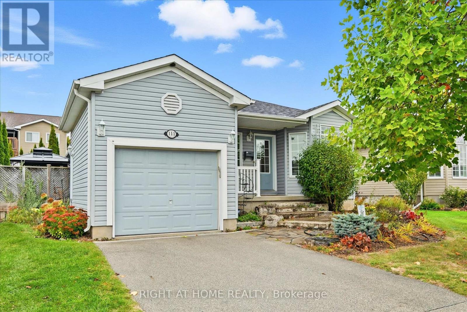 111 Gracehill Cres, Hamilton, ON L8B 1A5