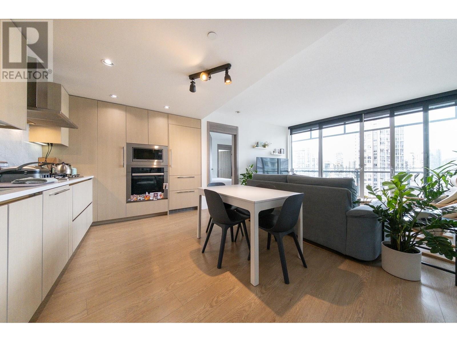 89 Nelson Street Unit 2001, Vancouver, BC V6Z 0E7