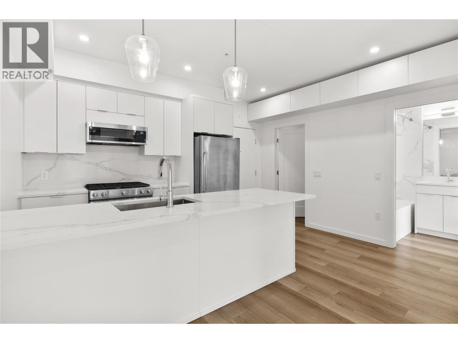 2627 Gore Street Unit 204, Kelowna, BC V1Y 1M6