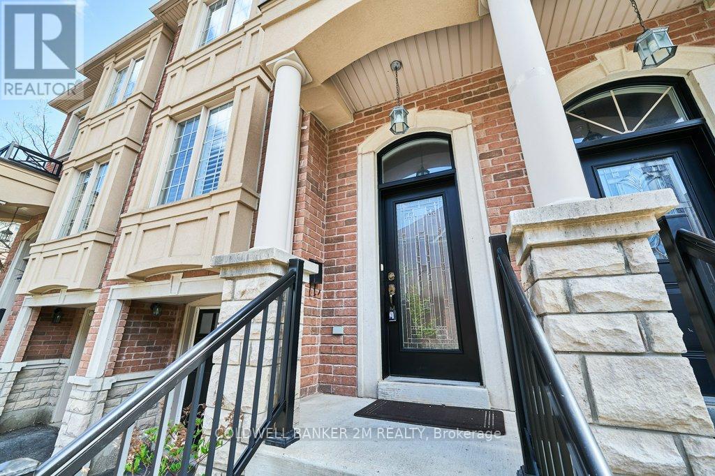 360 Doak Ln, Newmarket, ON L3Y 0A7