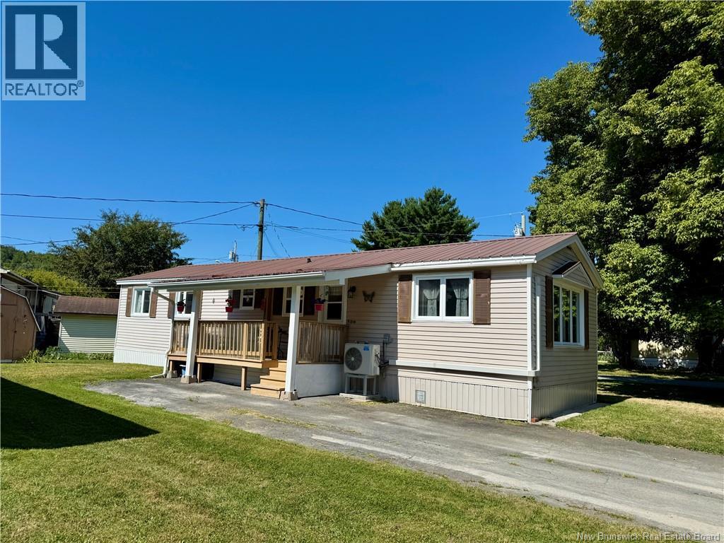 2 Poulin Dr, Woodstock, NB E7M 2L8