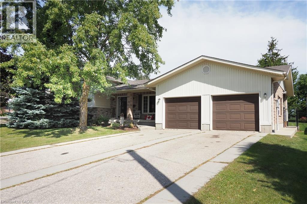 1088 Isabella St, Wellesley, ON N0B 2A0