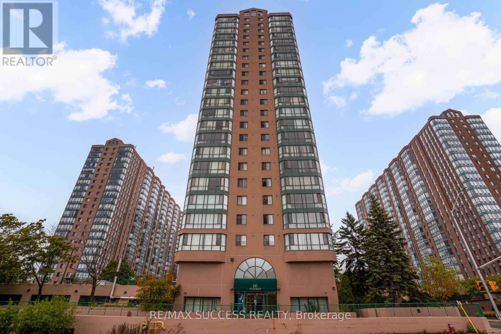 713 145 Hillcrest Ave, Mississauga, ON L5B 3Z1