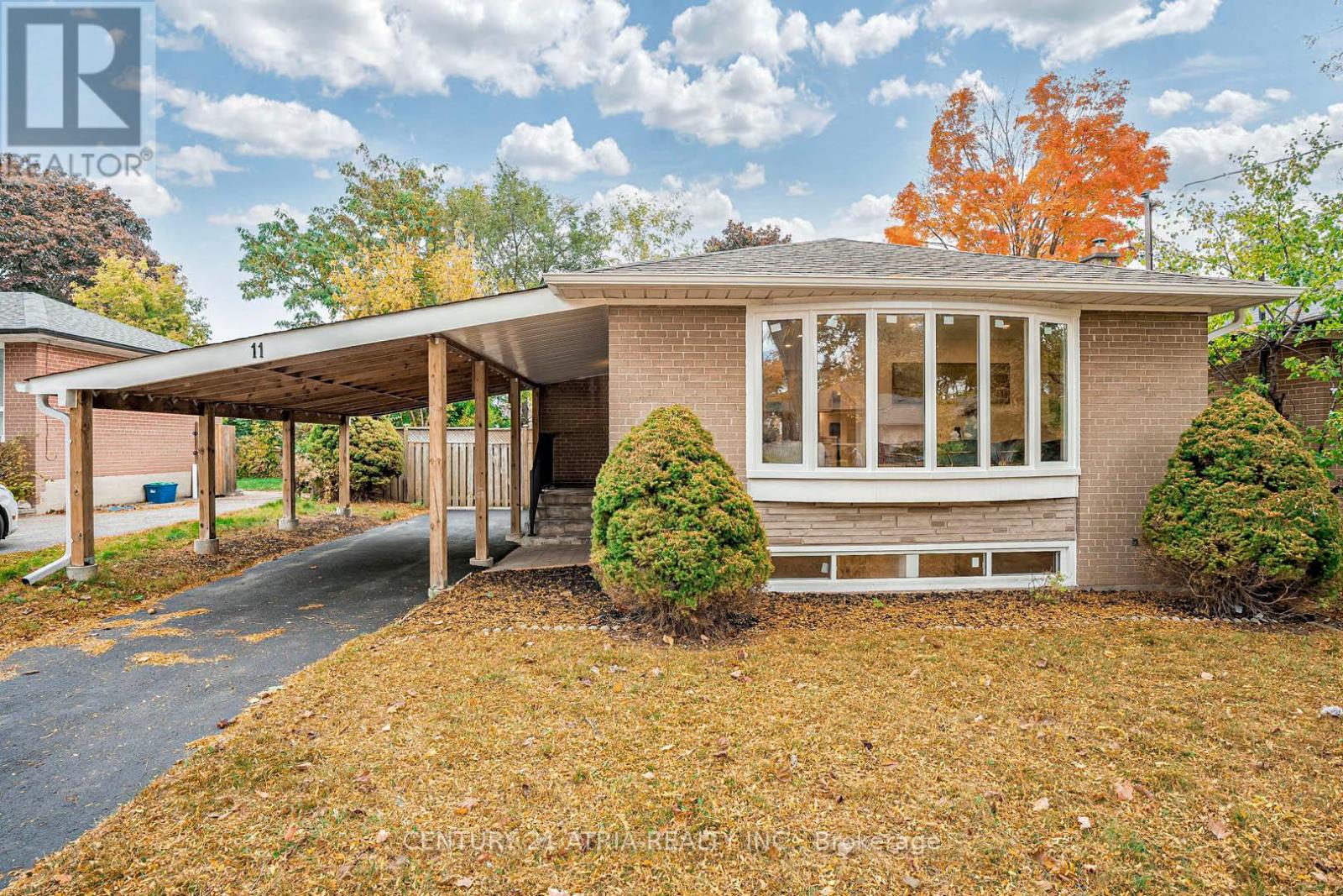 11 Valia Rd, Toronto, ON M1E 3V9