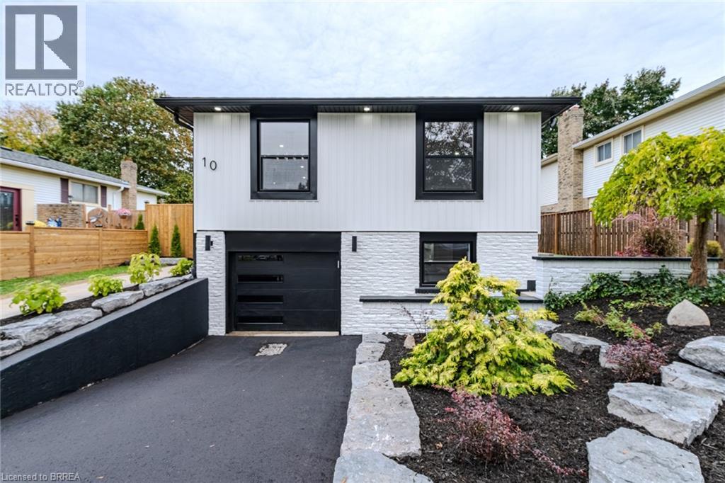 10 Uplands Dr, Brantford, ON N3R 6H6