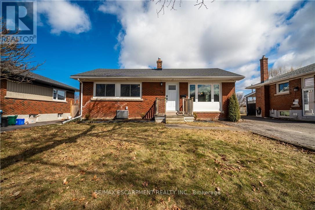 14 Milton Rd, St. Catharines, ON L2P 3E8