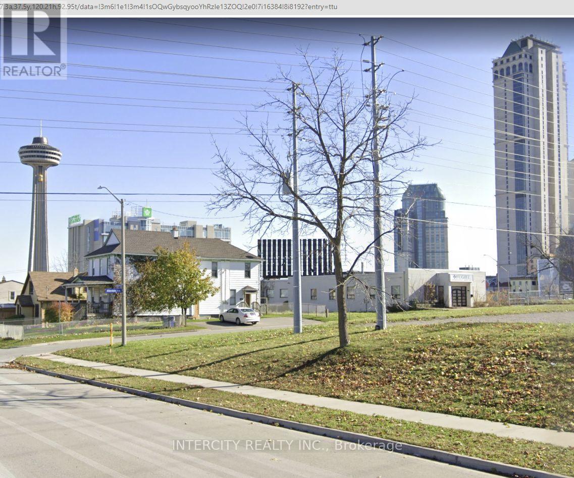 6158 Allendale Ave, Niagara Falls, ON L2G 0A5
