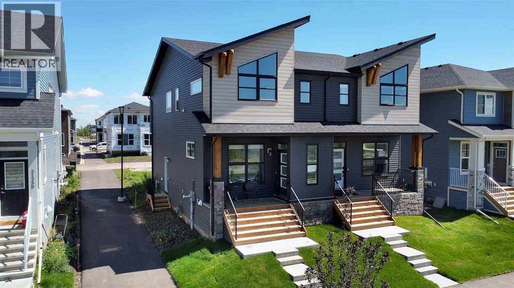 21258 Sheriff King St SW, Calgary, AB T2X 5M6