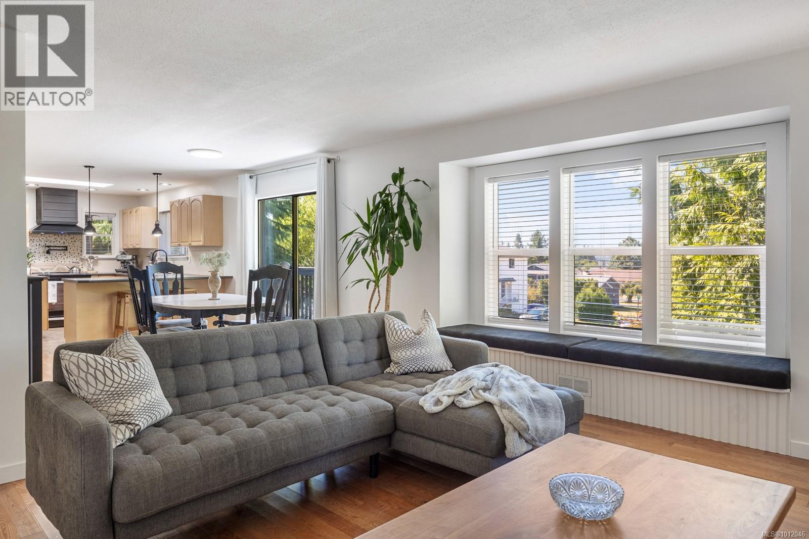 4664 Cruickshank Ave, Courtenay, BC V9N 7W6
