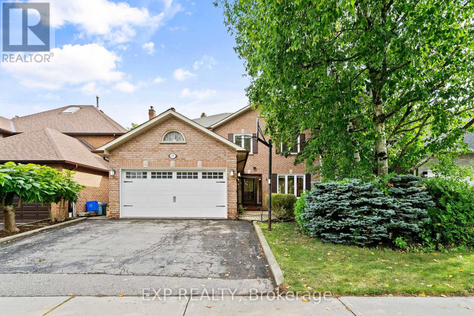 17 Gordon Rowe Cres, Richmond Hill, ON L4C 8S3