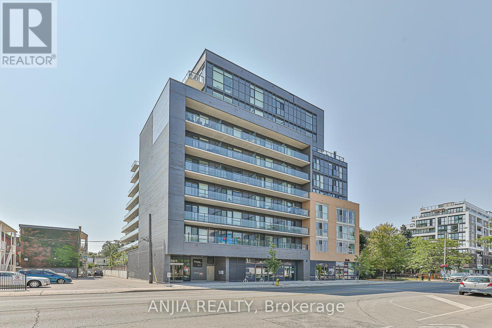 207 2369 Danforth Ave, Toronto, ON M4C 0B1