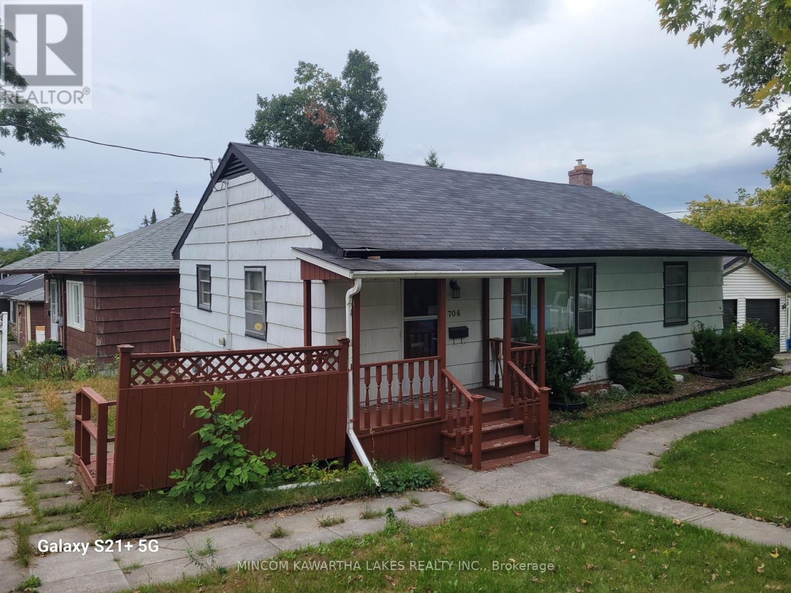 706 Fairbairn St Ward 5 St, Peterborough, ON K9H 6B5