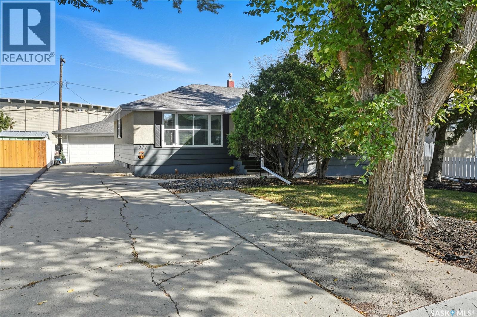277 Coldwell Rd, Regina, SK S4R 4L4