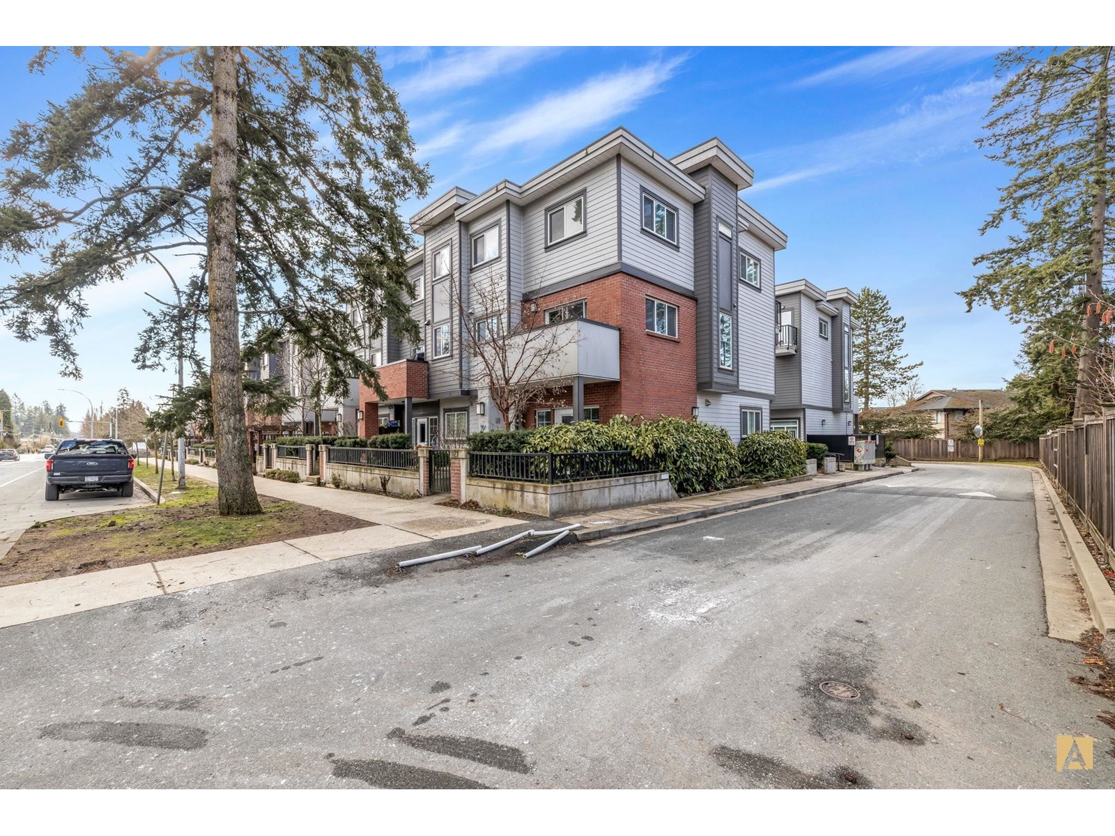7247 140 Street Unit 10, Surrey, BC V3W 1K8