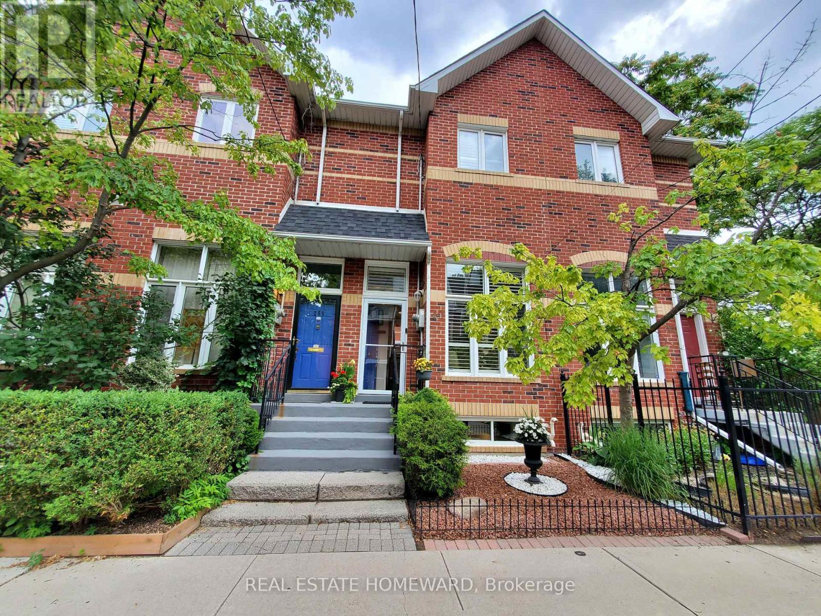 257 Milan St, Toronto, ON M5A 4C3