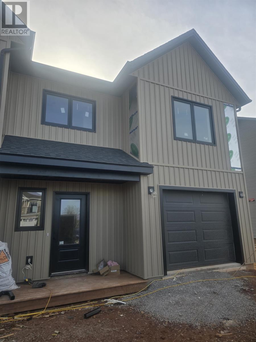 61 Essex Cres, Charlottetown, PE C1E 0G9