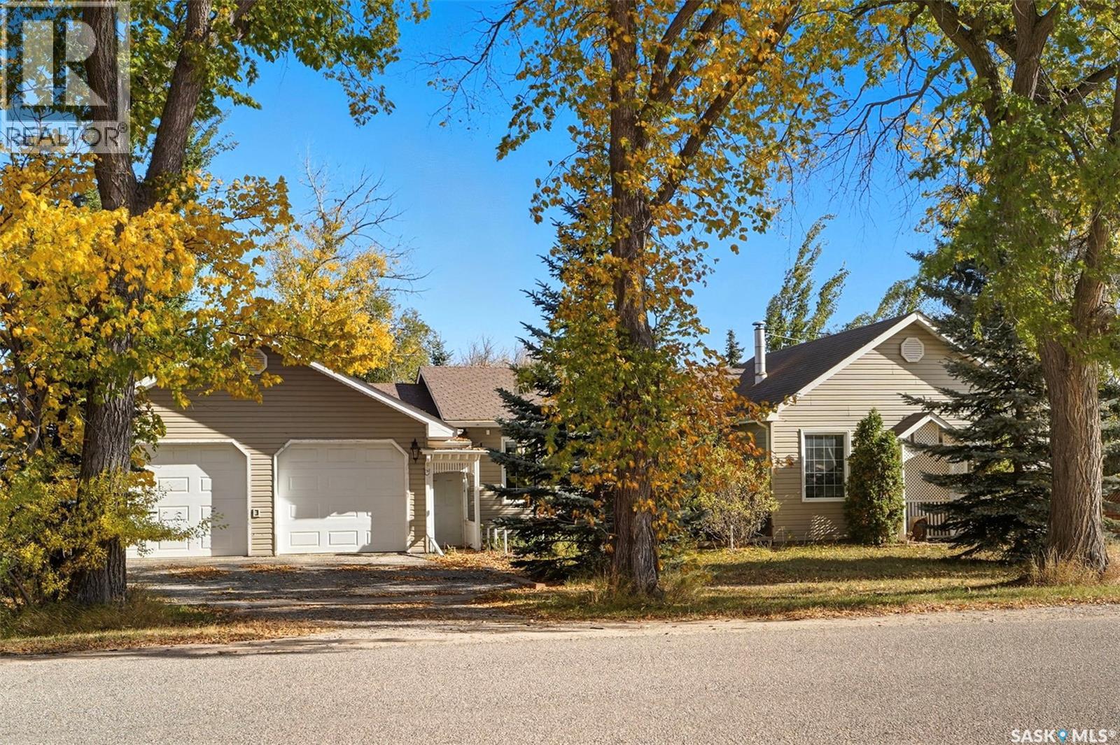 122 Main St, Radisson, SK S0K 3L0