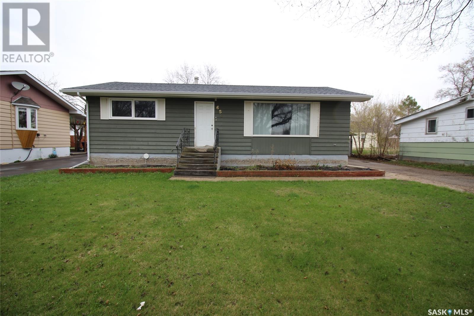 4 Th St W 656, Shaunavon, SK S0N 2M0 MLS SK956050 Houseful