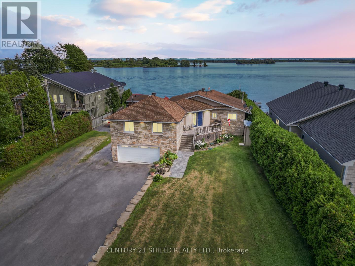 19018 County Road 2 Rd, South Glengarry, ON K6H 5R5