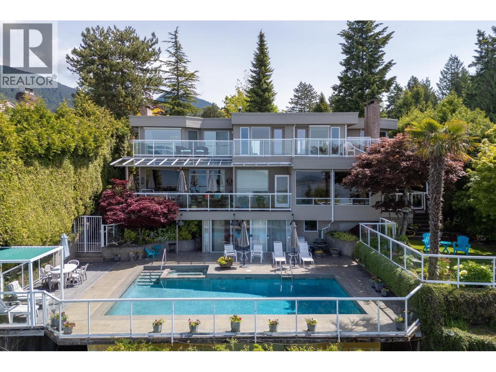 4729 Woodburn Rd, West Vancouver, BC V7S 3A8