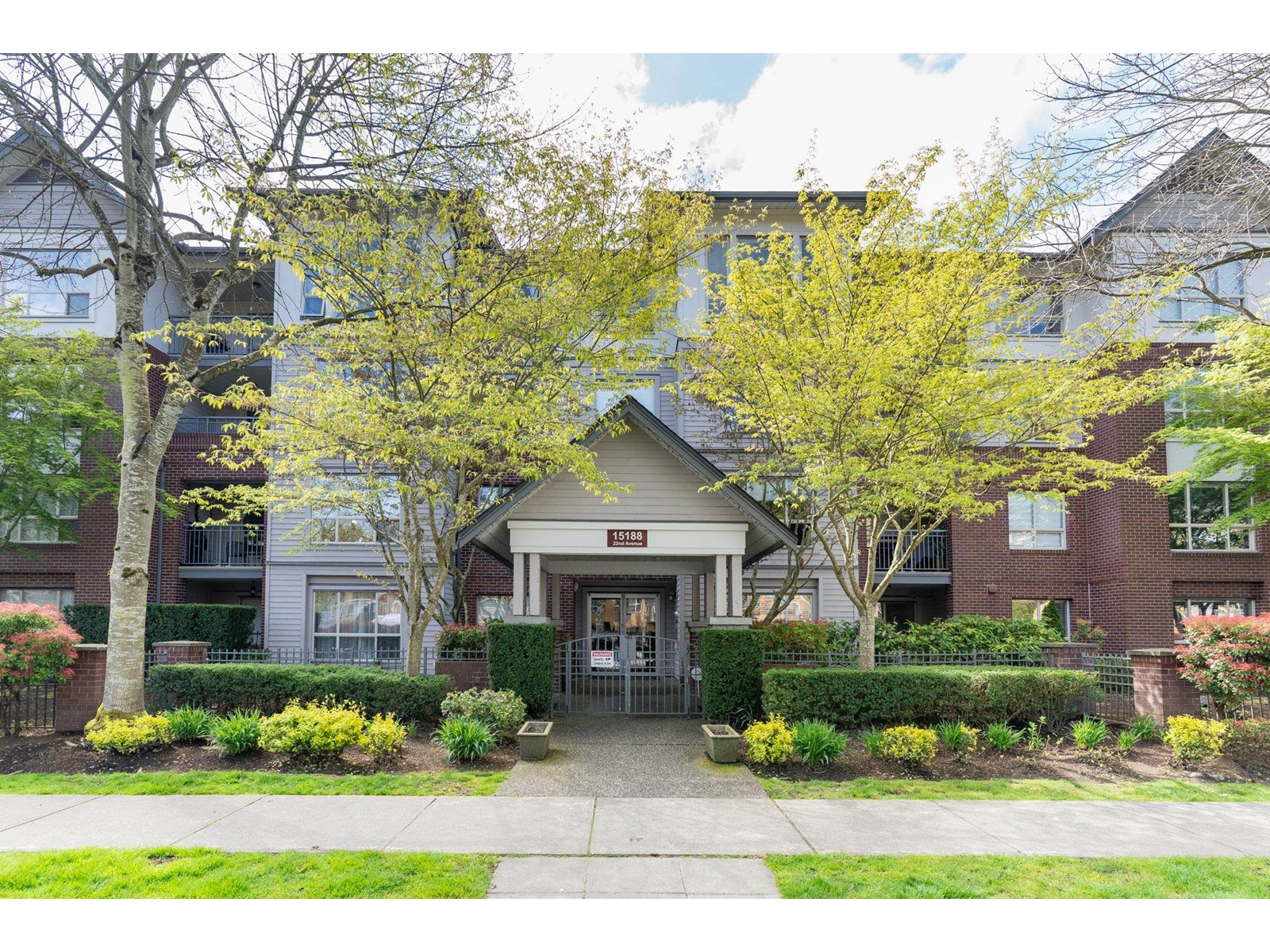 15188 22 Avenue Unit 109, Surrey, BC V4A 9T4