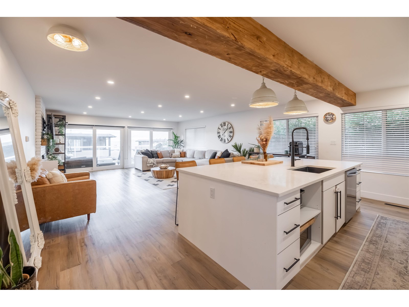 15170 Beachview Ave, White Rock, BC V4B 1P6