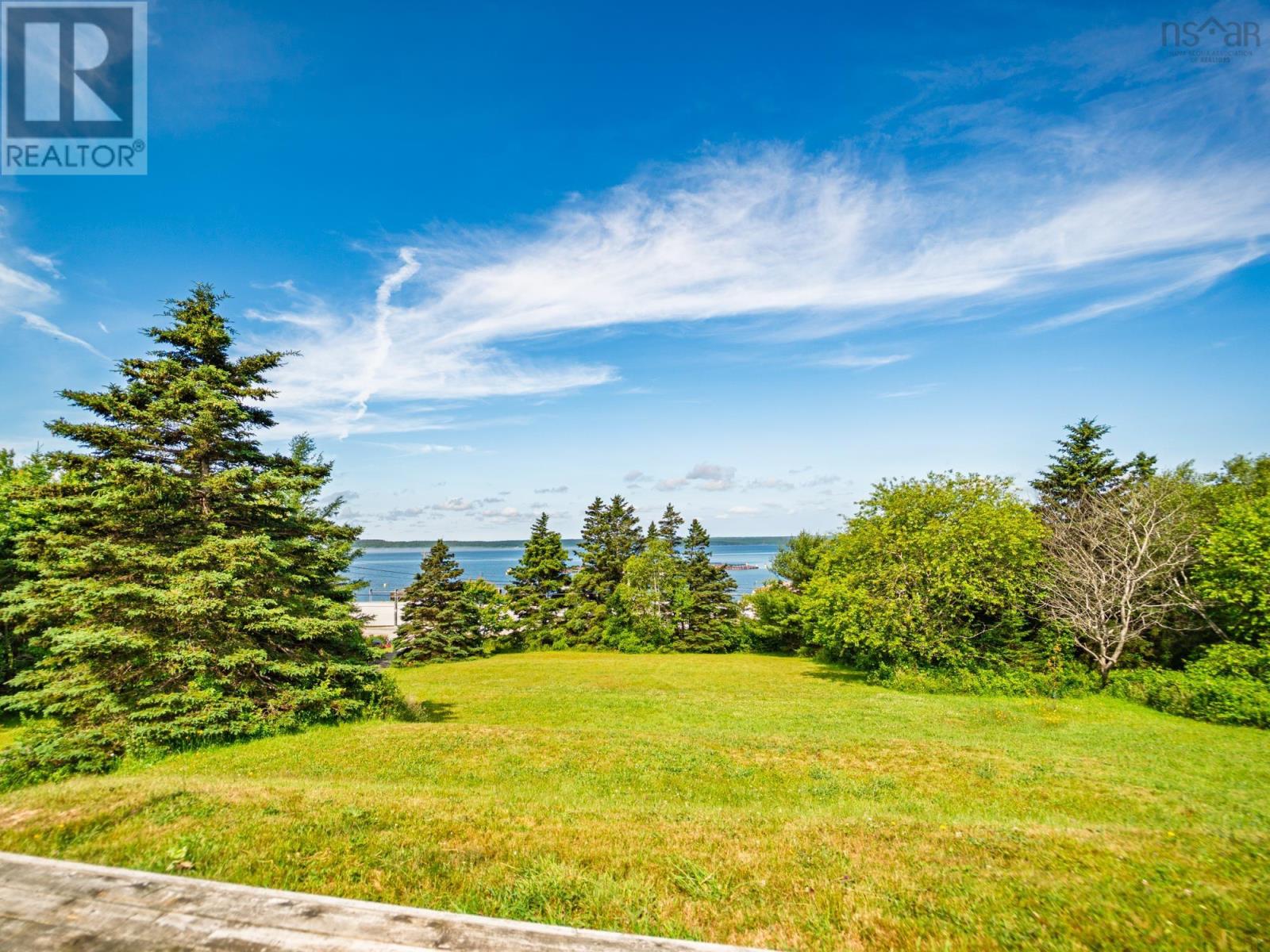 887 Sandy Point Rd, Shelburne, NS B0T 1W0