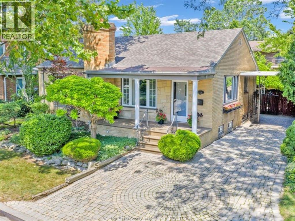 284 Prado, Windsor, ON N8S 2H1