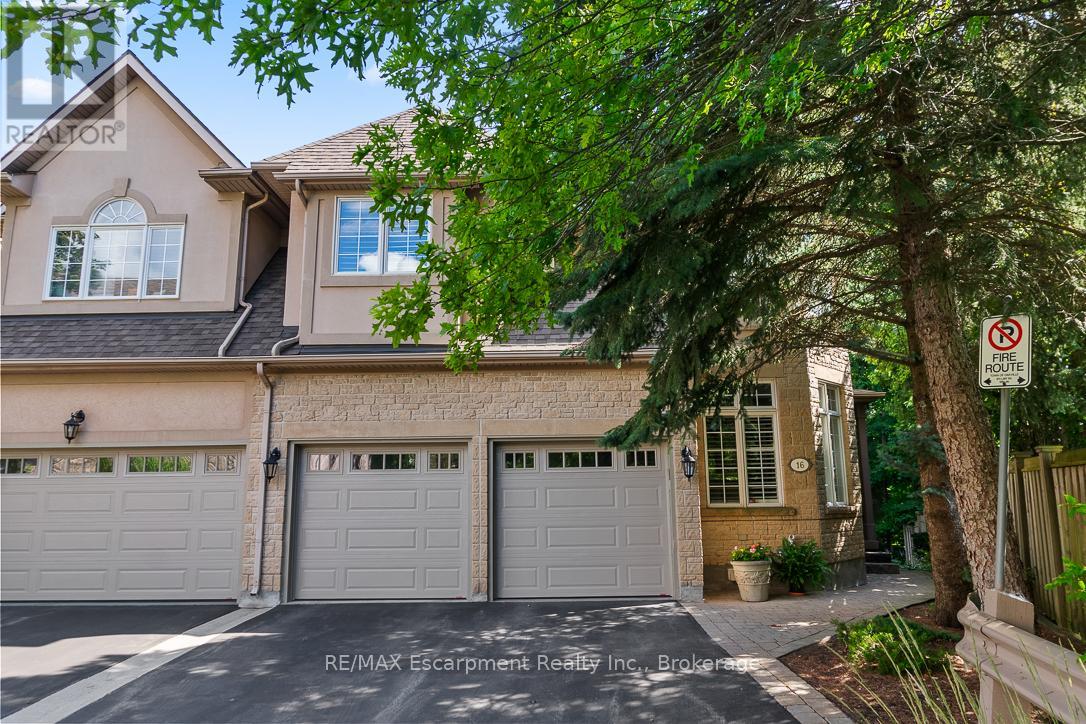 16 2303 Hill Ridge Ct, Oakville, ON L6M 3N3