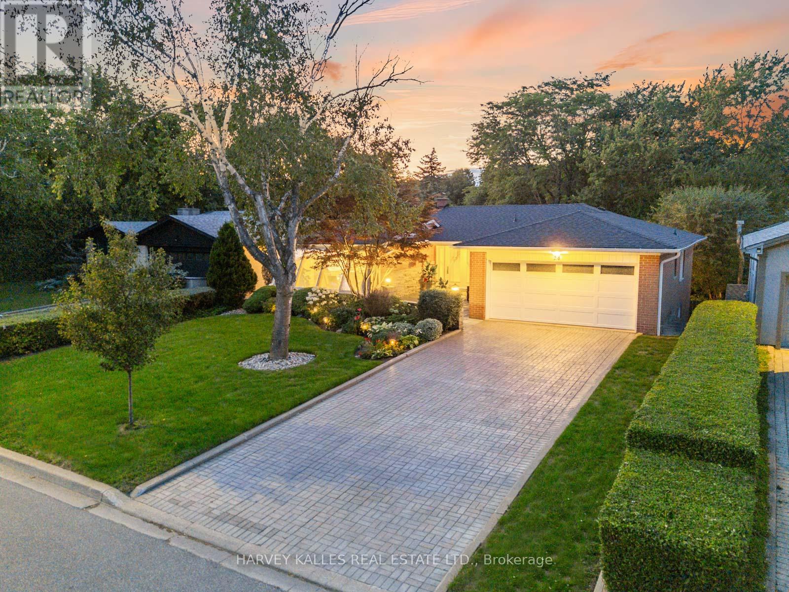 24 Delair Cres, Markham, ON L3T 2M4