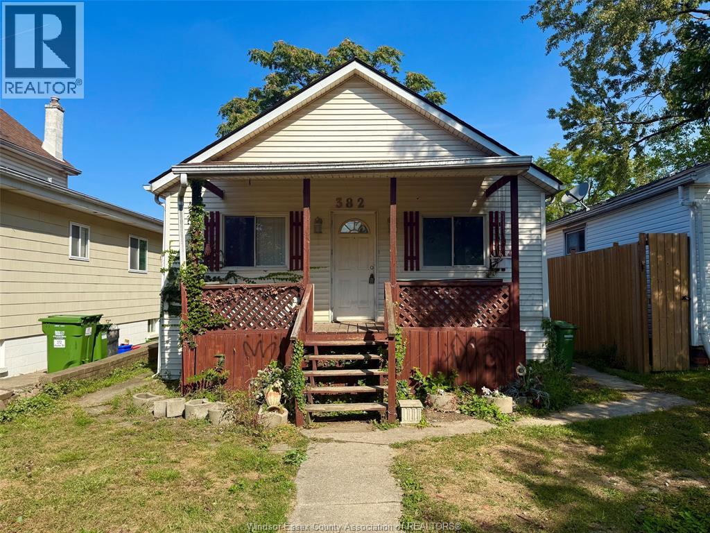 382 Hyde St, Windsor, ON N8X 2T5