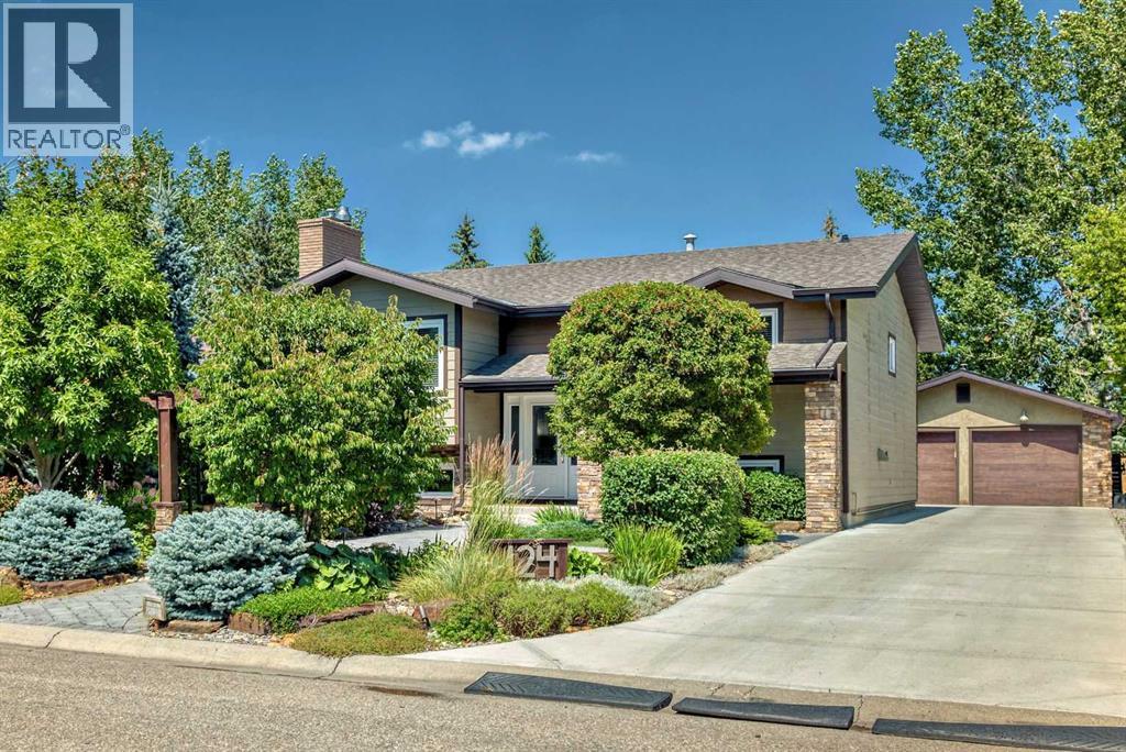 124 Oakcliffe Pl SW, Calgary, AB T2V 0J8