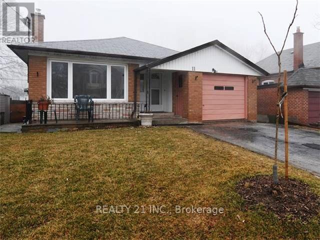 11 Heale Ave, Toronto, ON M1N 3X6