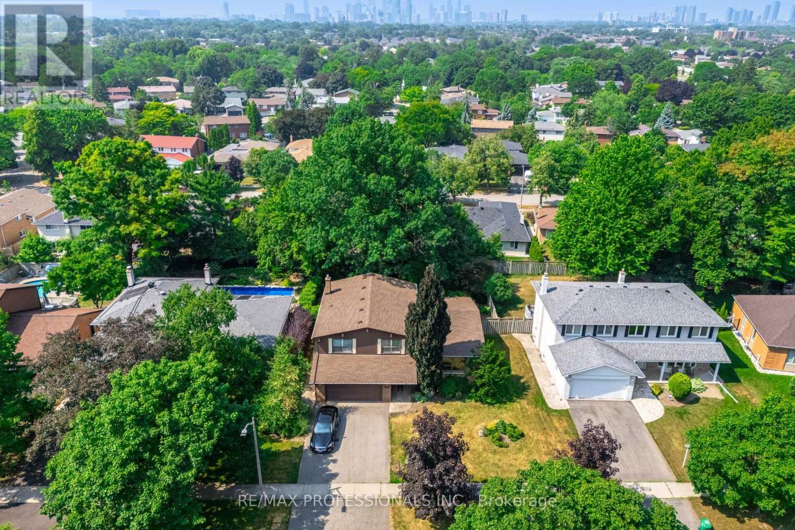 3667 Beechollow Cres, Mississauga, ON L4Y 3T3