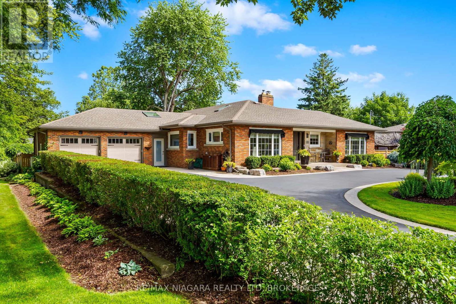 181 Lakeshore Rd, St. Catharines Lakeshore, ON L2N 2V4
