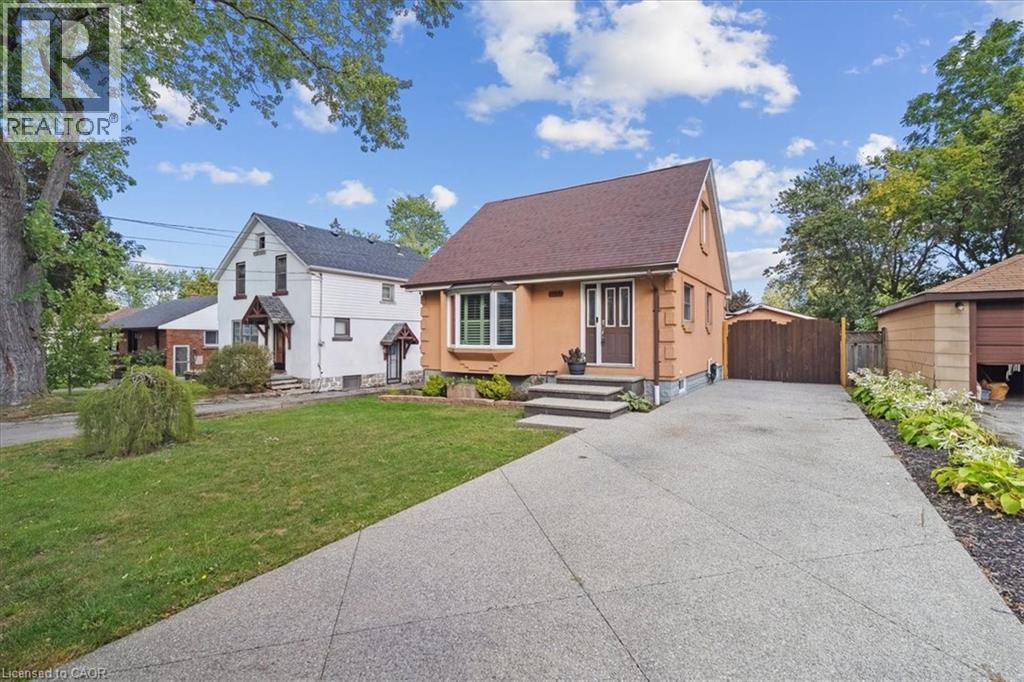 269 E 25th St, Hamilton, ON L8V 3A6