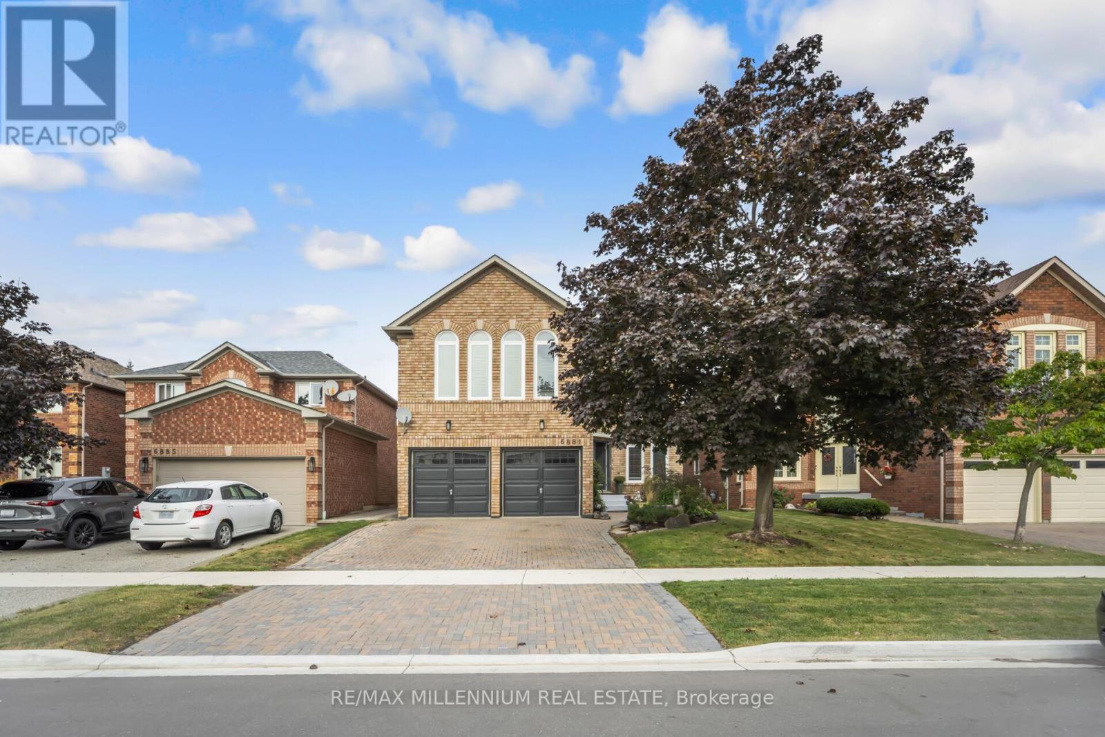 6881 Forest Park Dr, Mississauga, ON L5N 6X7