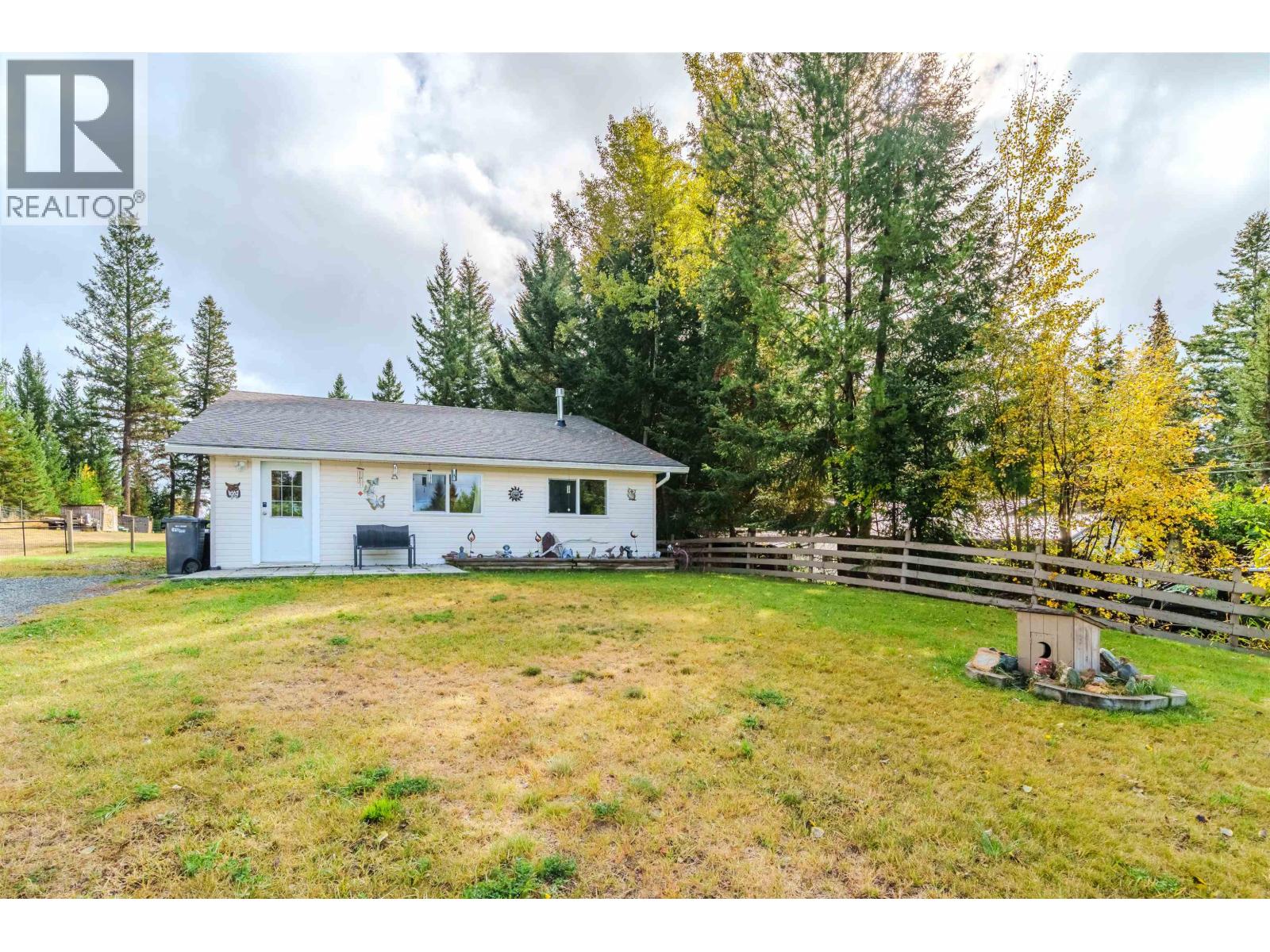 6395 Young Rd, Horse Lake, BC V0K 2E3