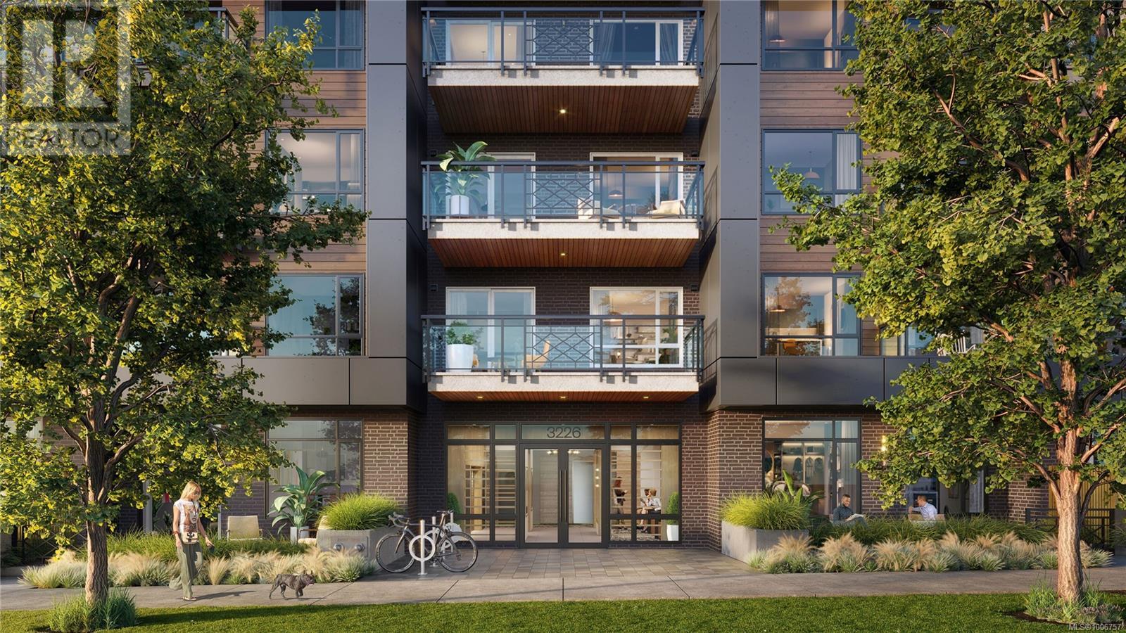 3226 Shelbourne St Unit 102 St, Saanich, BC V8P 5G8