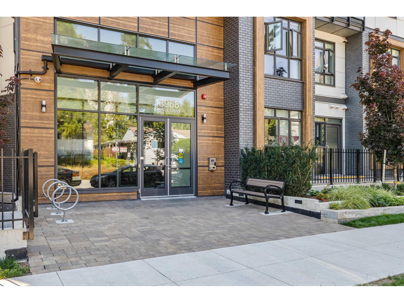 13968 Laurel Drive Unit 220, Surrey, BC V3T 0S9