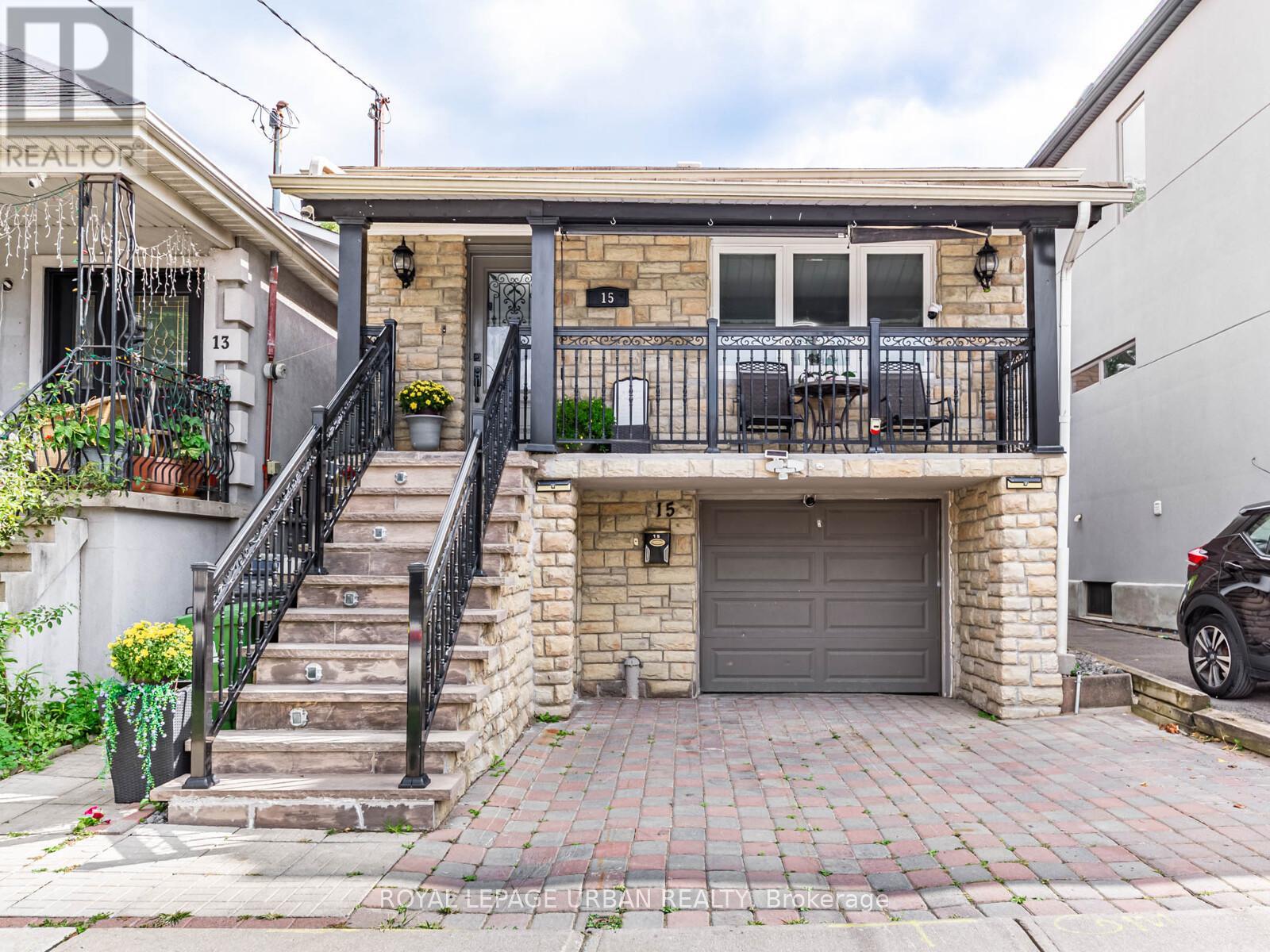 15 Maple Bush Ave, Toronto, ON M9N 1S7