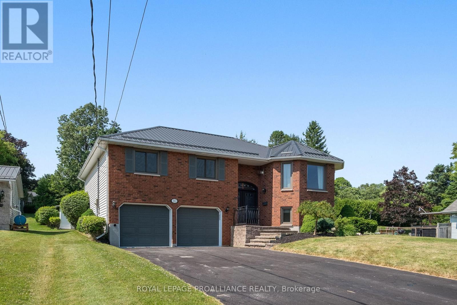 10 Lenore Ave, Hamilton, ON K9A 5M2