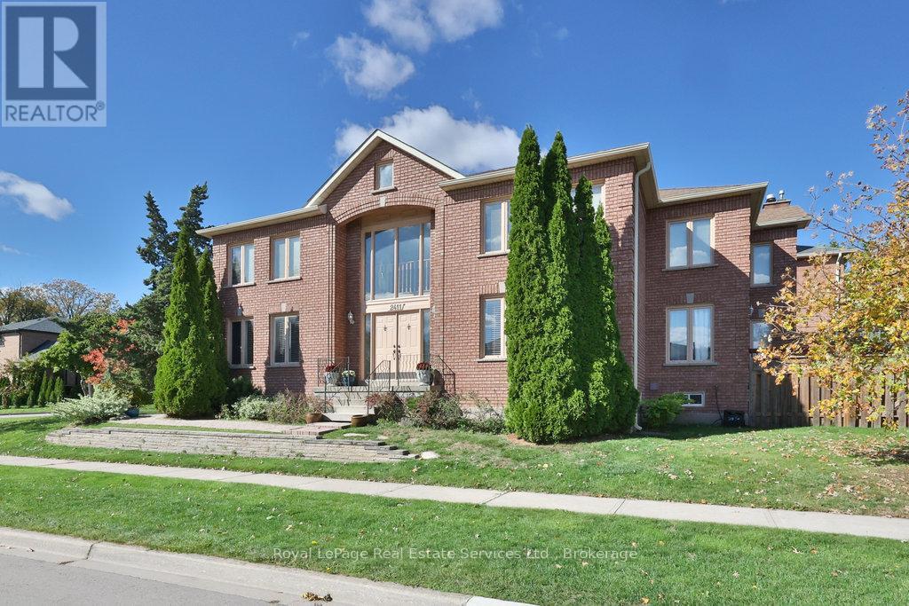 2411 Stoll Dr, Oakville, ON L6J 7K9