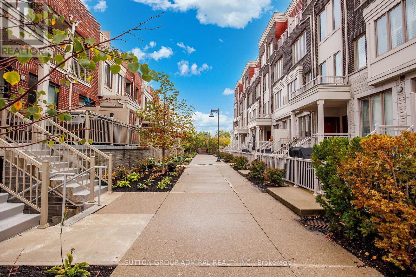 14 125 Long Branch Ave, Toronto, ON M8W 0A9