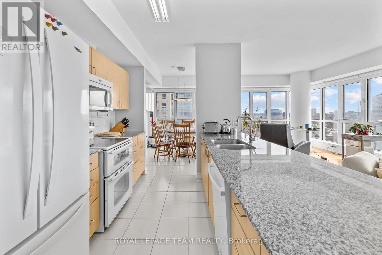 1002 70 Landry St, Ottawa, ON K1L 0A8