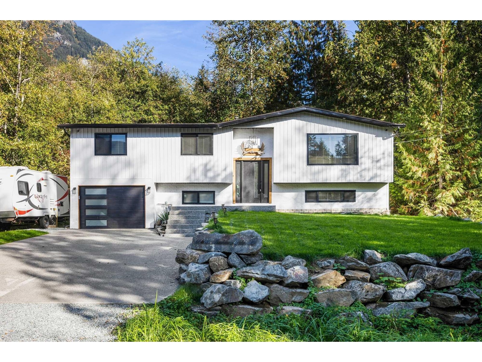 66686 Kawkawa Lake Roadkawkawa Lk, Hope, BC V0X 1L1