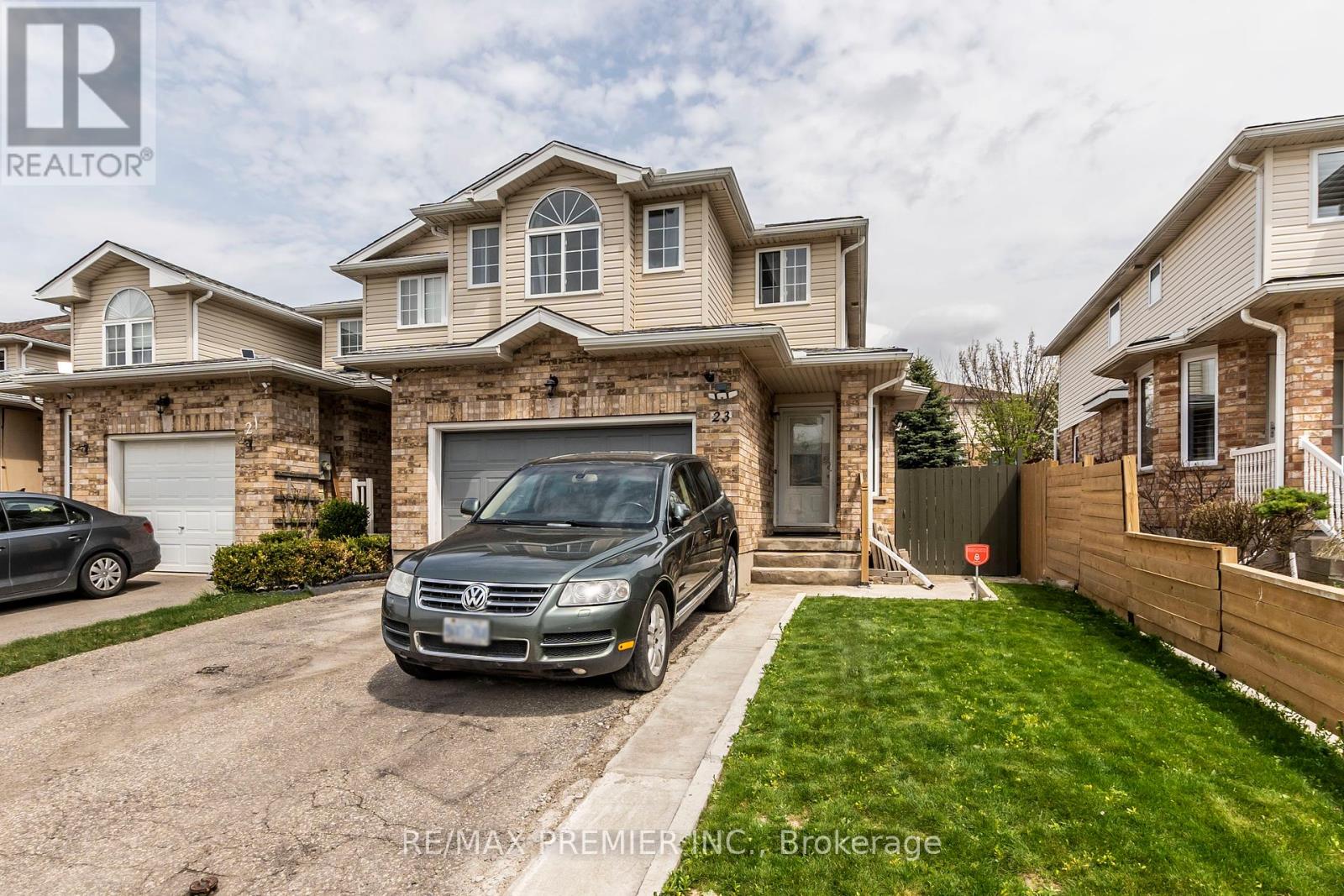 23 Chester Dr, Cambridge, ON N1T 2C4